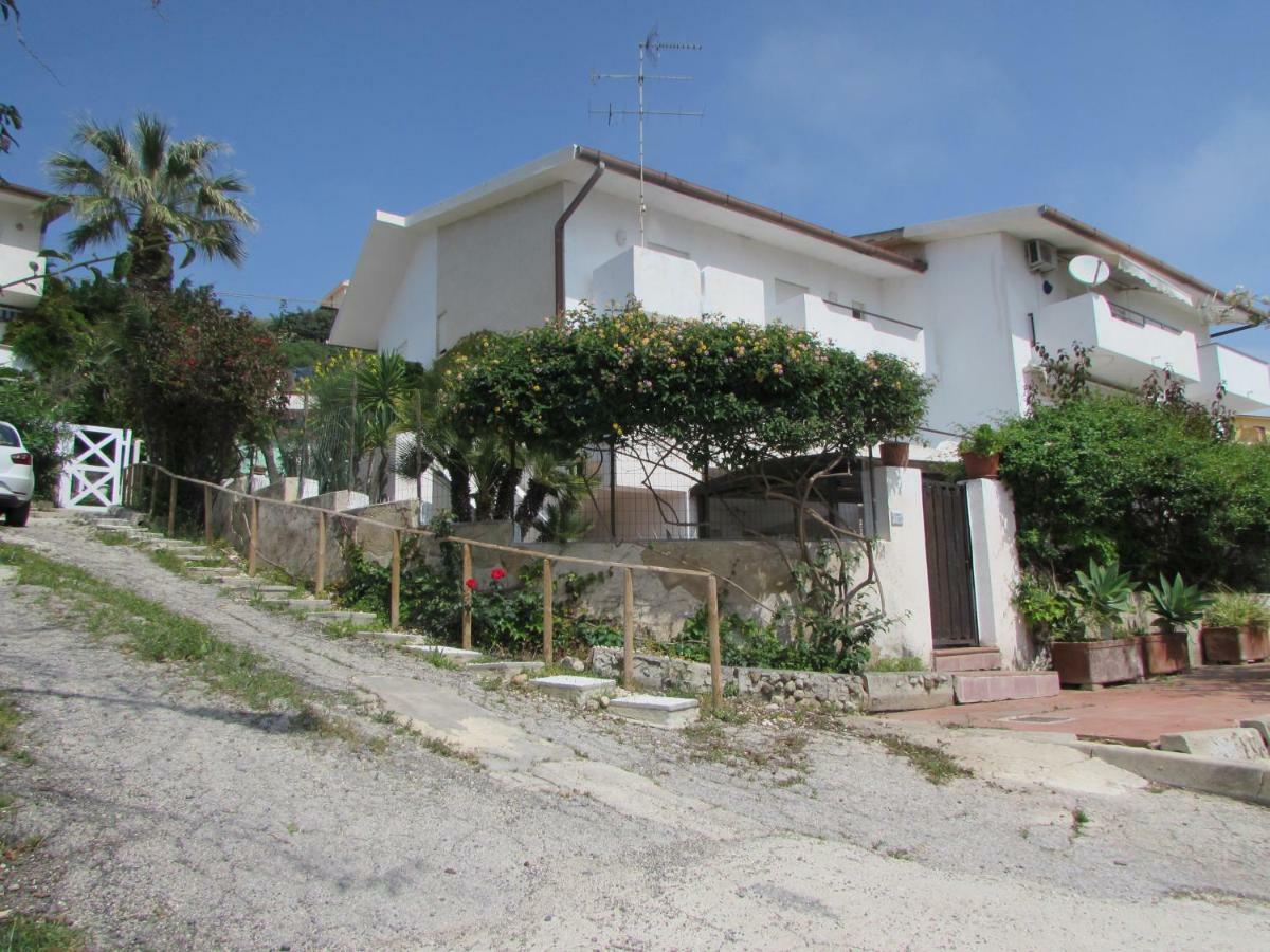 Camera Familiare con Vista Mare